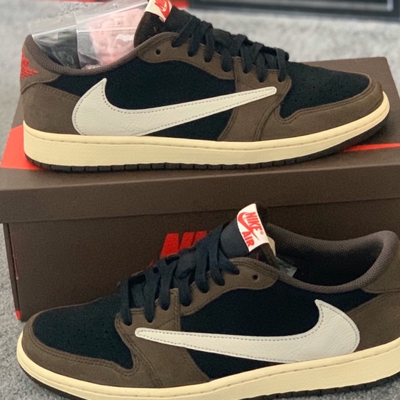 TRAVIS $COTT CACTUS JACK JORDAN 1 LOW - Picture 1 of 4